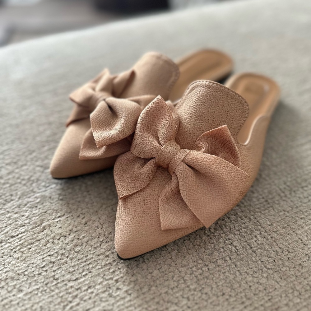 Tan Bow Mules